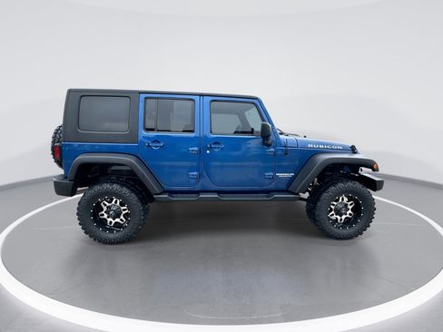 Used 2010 Jeep Wrangler Unlimited Rubicon w/ Dual Top Group AWD/4WD image 9