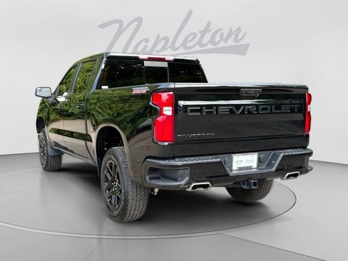 Used 2025 Chevrolet Silverado 1500 LT Trail Boss w/ Convenience Package II AWD/4WD image 5