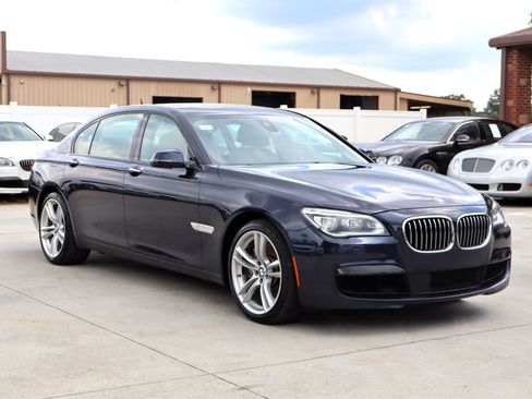 Used 2015 BMW 750Li RWD image 9