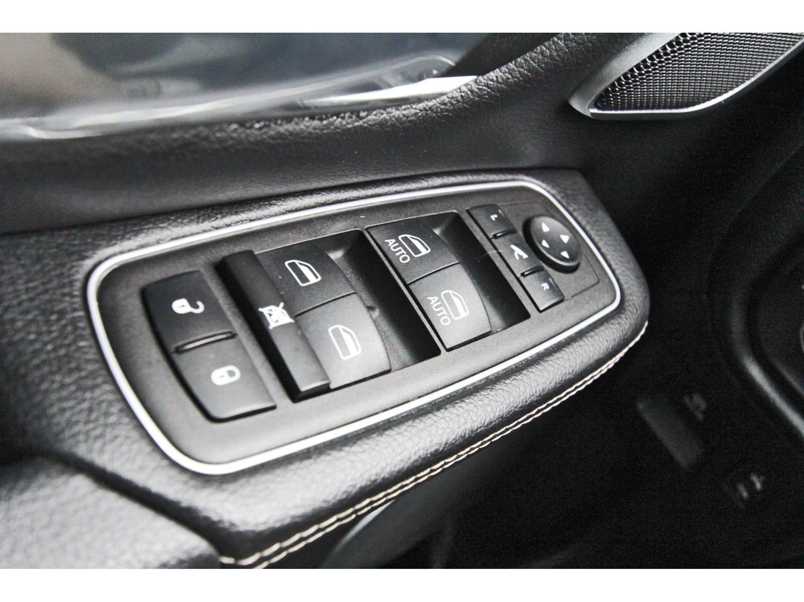 Used 2023 RAM 1500 Laramie AWD/4WD image 19