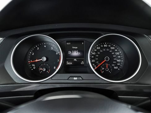 Used 2020 Volkswagen Tiguan SE FWD image 36