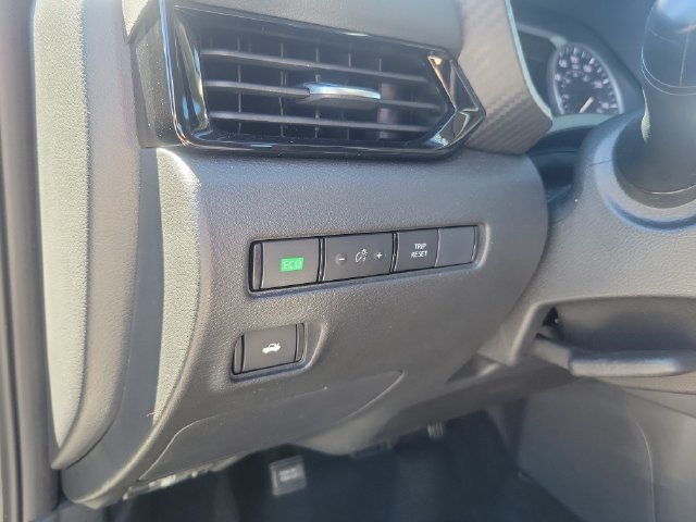 Used 2025 Nissan Sentra SV FWD image 10