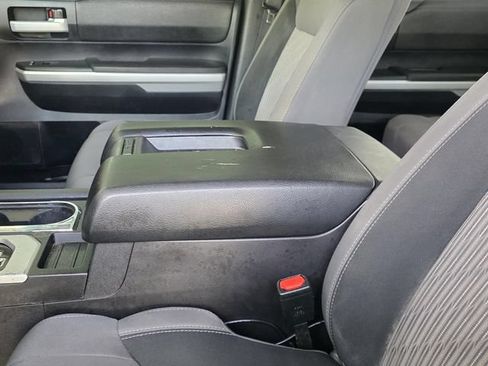 Used 2016 Toyota Tundra SR5 w/ SR5 Upgrade Package AWD/4WD image 8