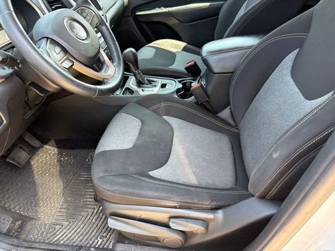 Used 2014 Jeep Cherokee Latitude FWD image 7