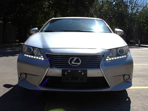 Used 2014 Lexus ES 350 w/ Luxury Package FWD image 5