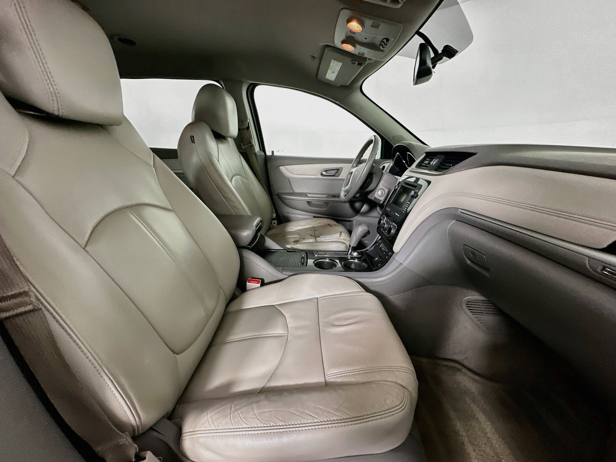 Used 2016 Chevrolet Traverse LT FWD image 32