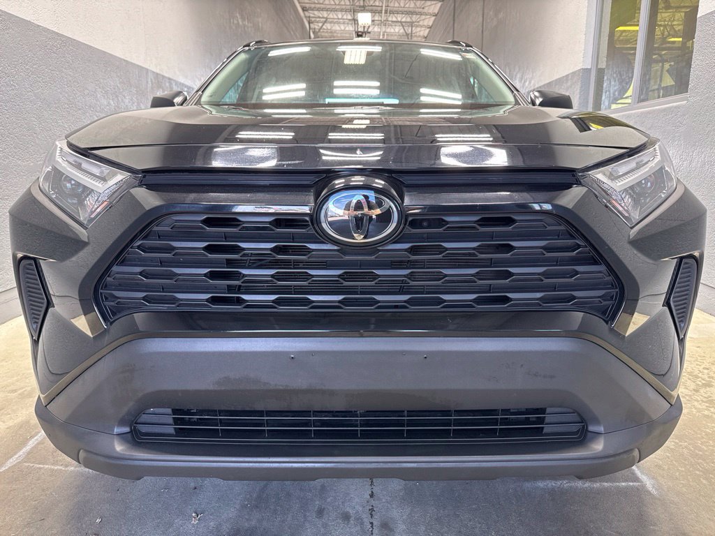 Used 2025 Toyota RAV4 LE AWD/4WD image 5