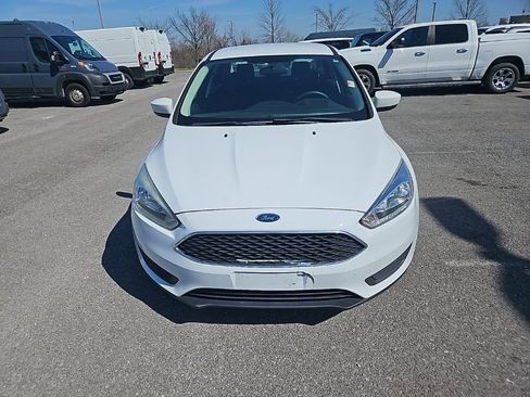 Used 2018 Ford Focus SE image 2
