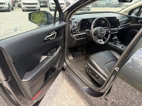 Used 2023 Kia Sportage EX FWD image 11