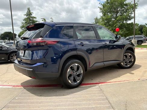 Used 2025 Nissan Rogue SV FWD image 6