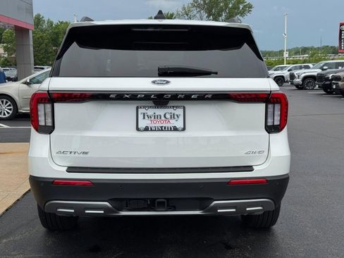 Used 2025 Ford Explorer Active w/ Active Comfort Package AWD/4WD image 5