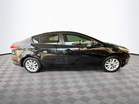Used 2017 Kia Forte S FWD image 5