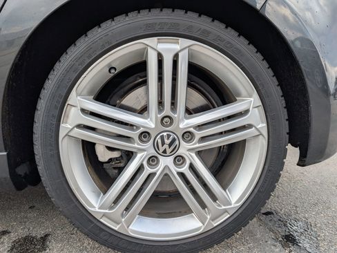 Used 2012 Volkswagen Golf R 4-Door image 19