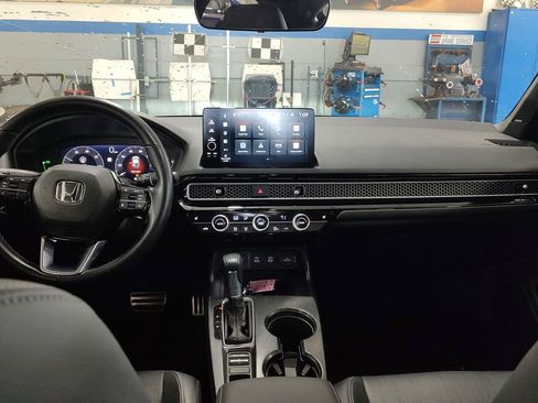 Certified 2025 Honda Civic Sport Touring image 22