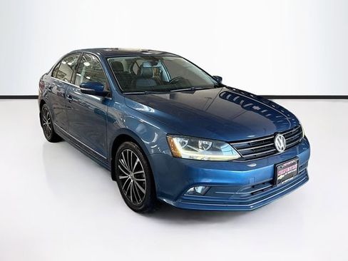 Used 2017 Volkswagen Jetta SEL image 3