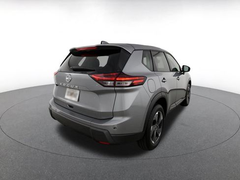 Used 2025 Nissan Rogue SV FWD image 7
