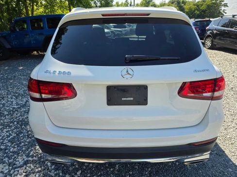 Used 2018 Mercedes-Benz GLC 300 4MATIC image 6