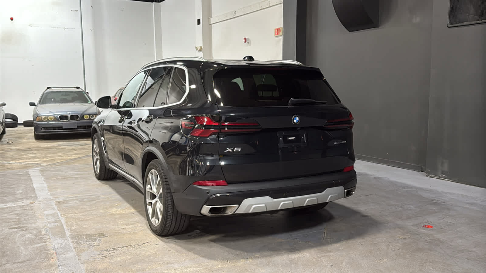 Used 2024 BMW X5 xDrive40i w/ Premium Package AWD/4WD image 6