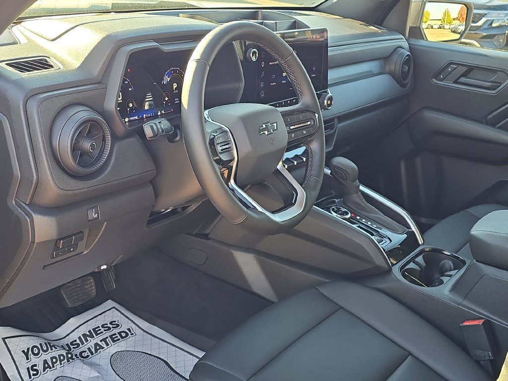 Used 2025 Chevrolet Colorado Trail Boss AWD/4WD image 8