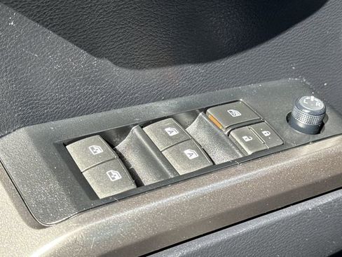 Used 2019 Toyota Tacoma Limited image 25