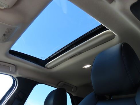 Certified 2025 MAZDA CX-30 AWD 2.5 S w/ Preferred Package image 41