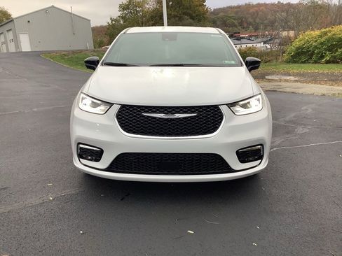 New 2026 Chrysler Pacifica Select image 9