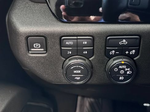 Certified 2022 Chevrolet Silverado 1500 RST AWD/4WD image 27
