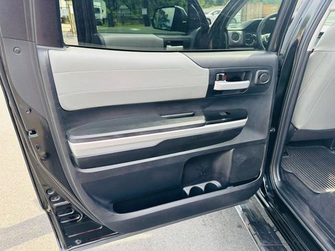 Used 2015 Toyota Tundra Limited w/ Limited Premium Package RWD image 35