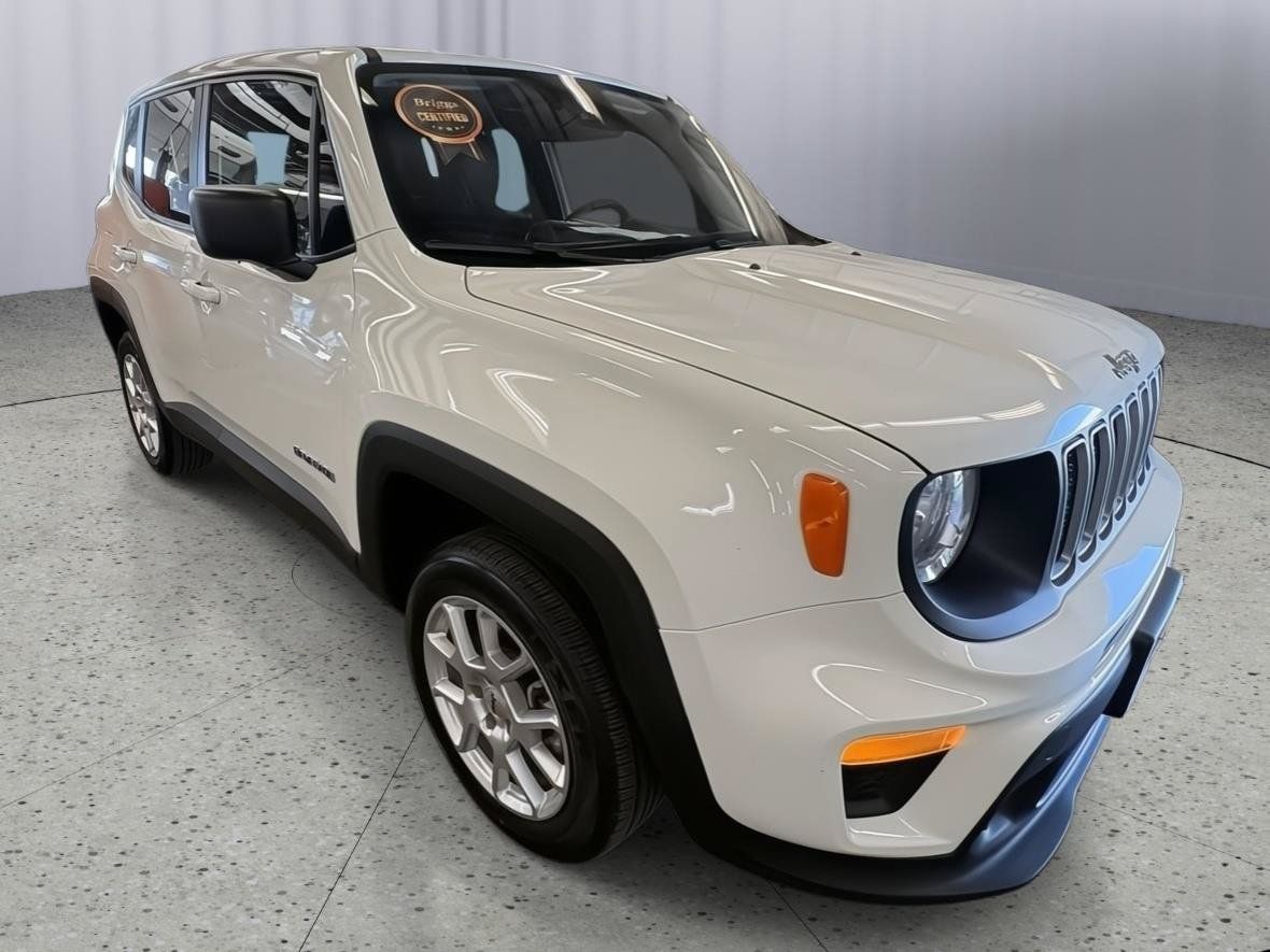 Used 2023 Jeep Renegade Latitude AWD/4WD image 8