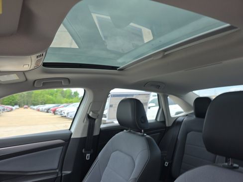 New 2026 Volkswagen Jetta SE FWD image 11