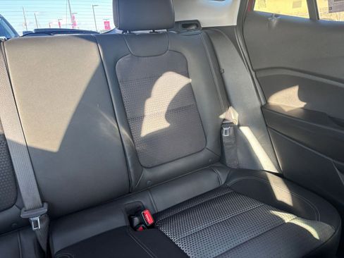 Used 2025 Chevrolet Trax LT image 35