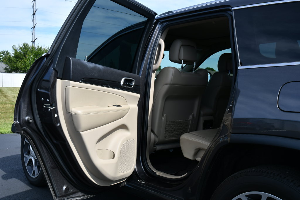 Used 2019 Jeep Grand Cherokee Limited w/ Luxury Group II AWD/4WD image 19
