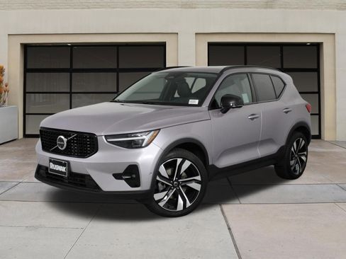 Certified 2026 Volvo XC40 B5 Ultra w/ Climate Package AWD/4WD image 3