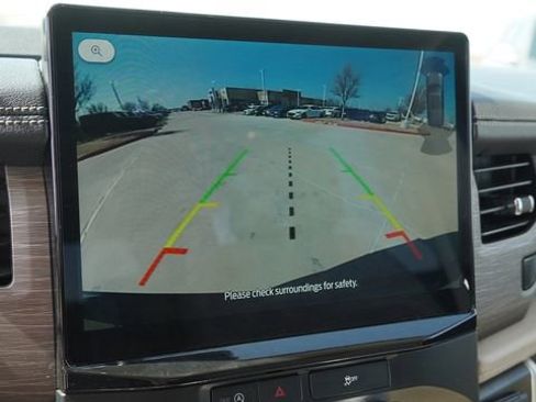 Used 2024 Ford Expedition Limited image 26