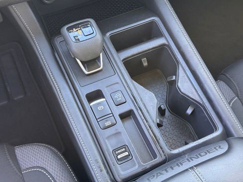 Certified 2024 Nissan Pathfinder S image 18