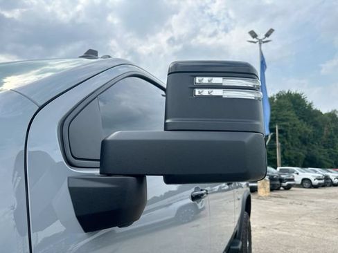 Used 2025 Chevrolet Silverado 2500 ZR2 w/ Technology Package AWD/4WD image 55