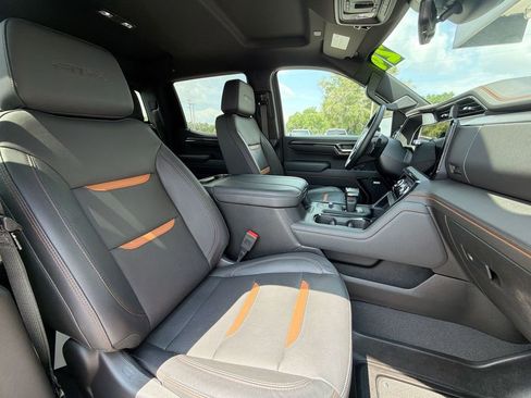 Used 2024 GMC Sierra 1500 AT4 w/ Technology Package AWD/4WD image 13