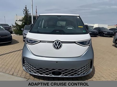 Used 2025 Volkswagen ID. Buzz 1st Edition image 9