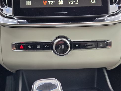 New 2026 Volvo XC90 B6 Ultra image 22