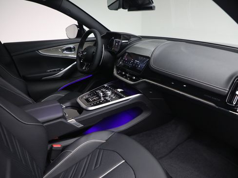 New 2026 Aston Martin DBX S image 18