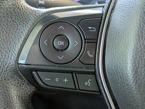 Used 2019 Toyota Camry LE FWD image 5