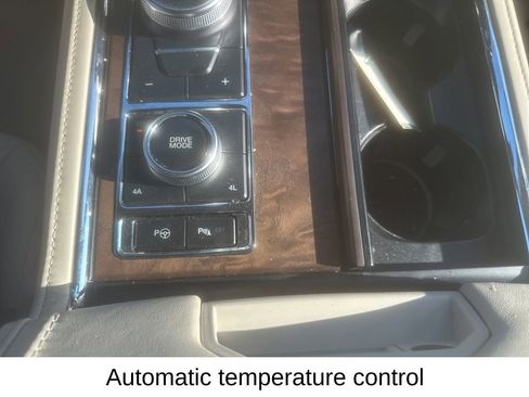 Used 2021 Ford Expedition Platinum image 24