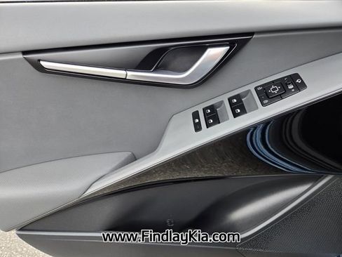 Certified 2025 Kia Niro EX Touring image 22
