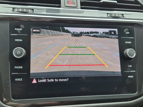 Used 2019 Volkswagen Tiguan SE w/ Panoramic Sunroof Package AWD/4WD image 19