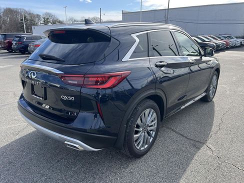 New 2025 INFINITI QX50 Luxe image 3