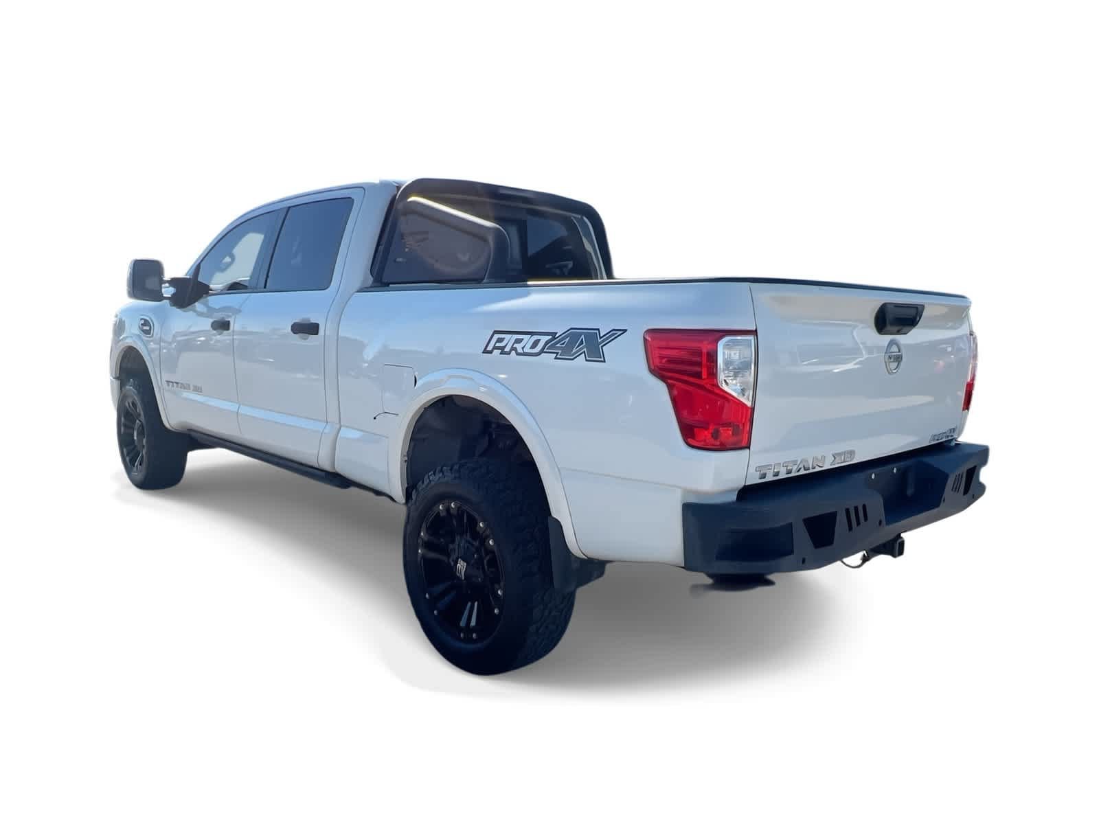 Used 2017 Nissan Titan PRO-4X w/ Pro-4x Convenience Package AWD/4WD image 6