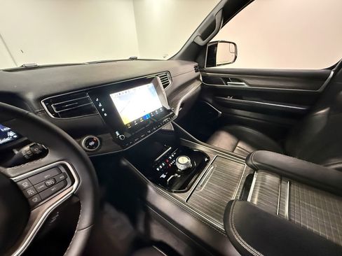 Used 2024 Jeep Wagoneer Series II image 85