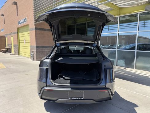 Used 2026 Tesla Model Y 2WD image 41