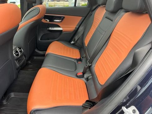 Used 2023 Mercedes-Benz GLC 300 4MATIC image 13