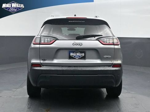 Used 2020 Jeep Cherokee Latitude FWD image 6